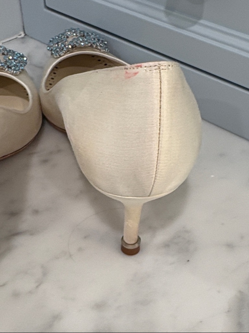 Manolo Blahnik HANGISI BRIDE 50 Ivory Satin with Blue Buckle Size 38.5 - Picture 5 of 8